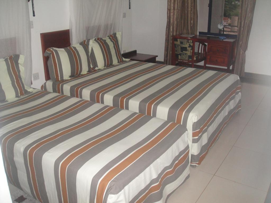 Arc Hotel Morogoro Стая снимка